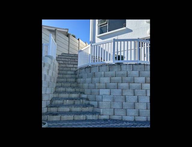 5 BEDROOM HOUSE FOR SALE IN DANA BAY